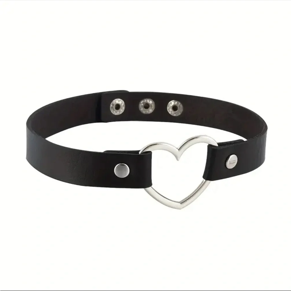 N/A gothic heart